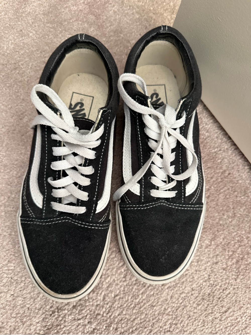 Vans Old Skool Shoe Black and White Unisex Sneakers - Picture 3 of 8